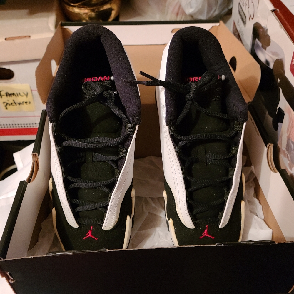Air Jordan tennis shoes